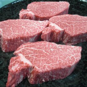 石川県・能登牛プレミアムヒレステーキ（個体識別番号付）