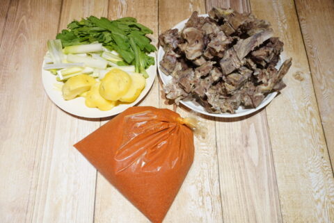 東京・恵比寿の韓国家庭料理の人気店「ソナム」さんから名物「元祖カムジャタン」が、バーベキューコート339に登場します！