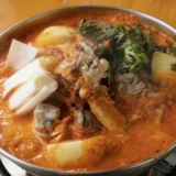 東京・恵比寿の韓国家庭料理の人気店「ソナム」さんから名物「元祖カムジャタン」が、バーベキューコート339に登場します！